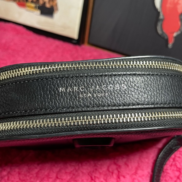 โSOLDโMARC JACOBS SHUTTER SHOT CROSSBODY - Picture 3 of 8